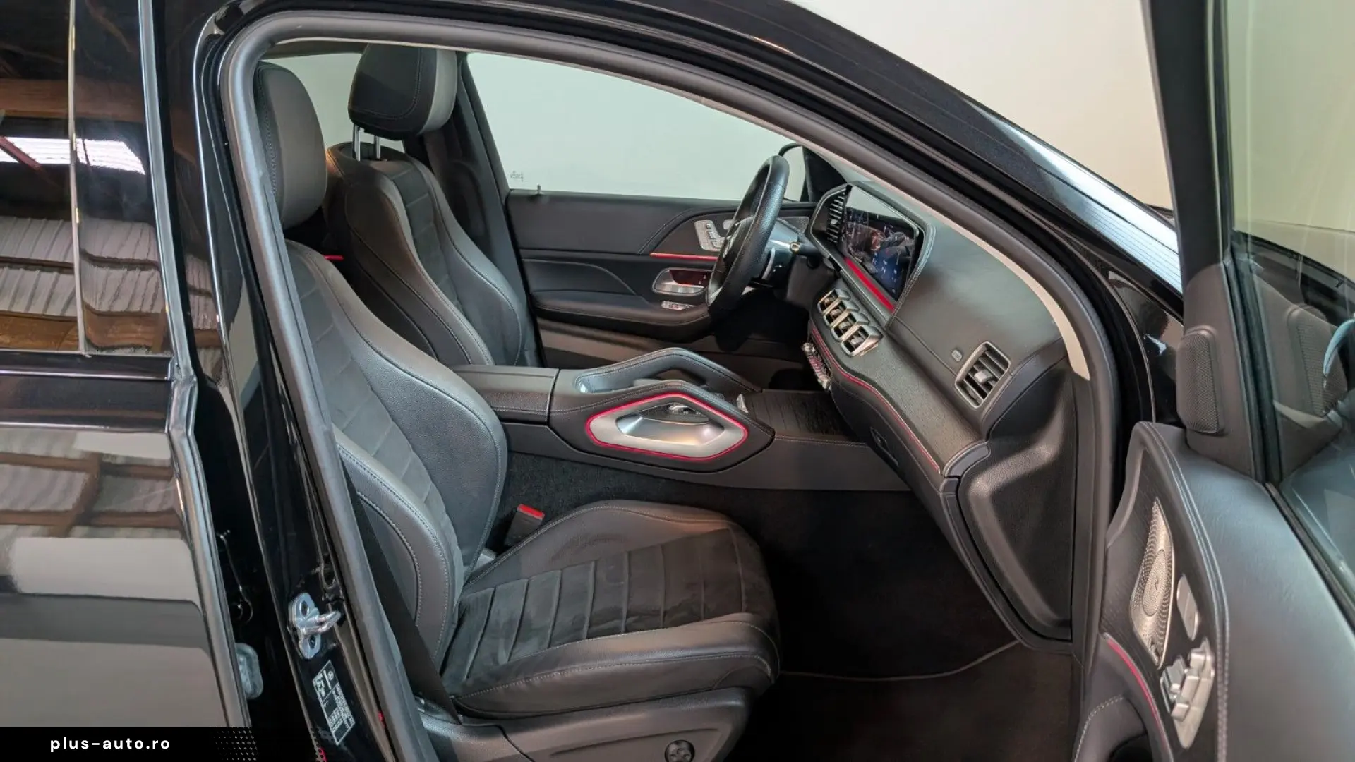 MERCEDES-BENZ GLE 300 d 4Matic Coupe AMG-MB100-AHK-PANO-DSTR