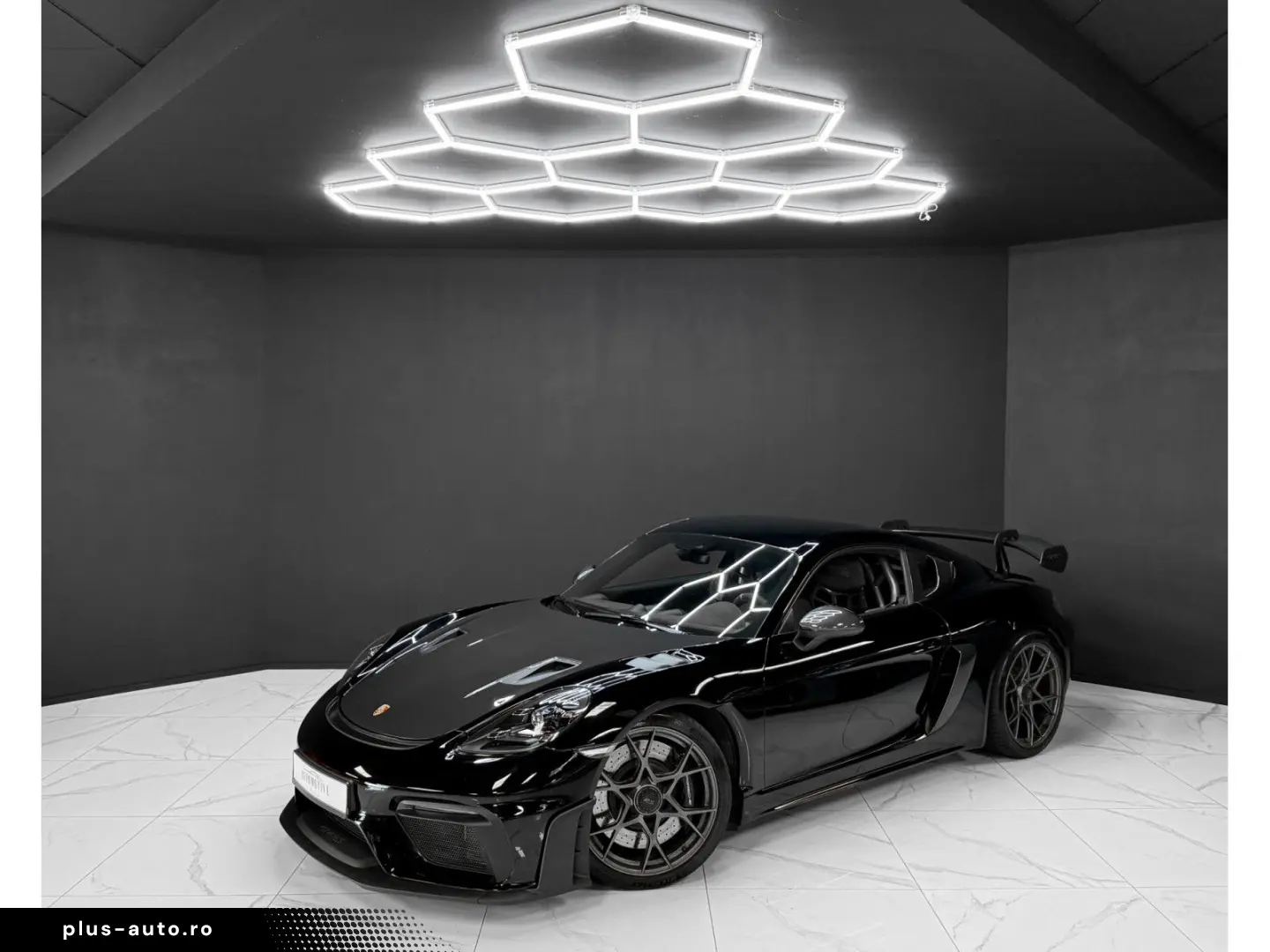 PORSCHE 718 Cayman GT4 RS   WEISSACH   Clubsport   Lift