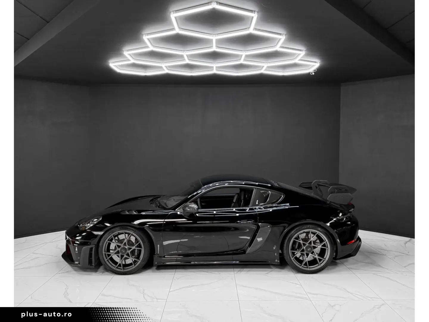 PORSCHE 718 Cayman GT4 RS   WEISSACH   Clubsport   Lift