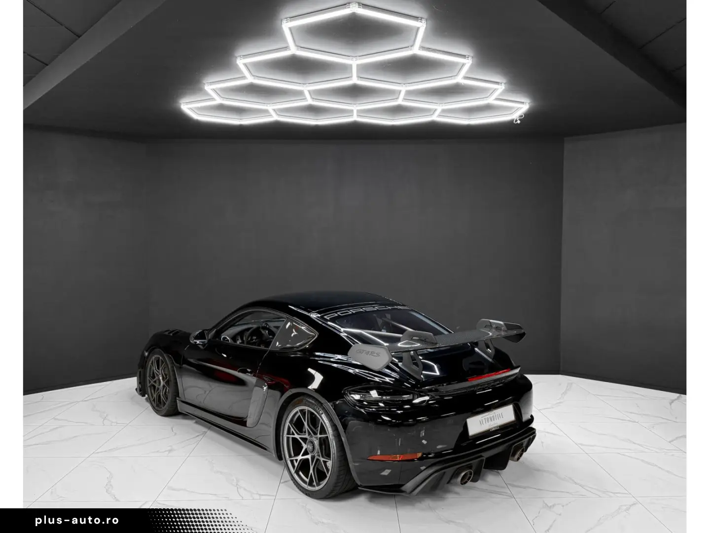 PORSCHE 718 Cayman GT4 RS   WEISSACH   Clubsport   Lift