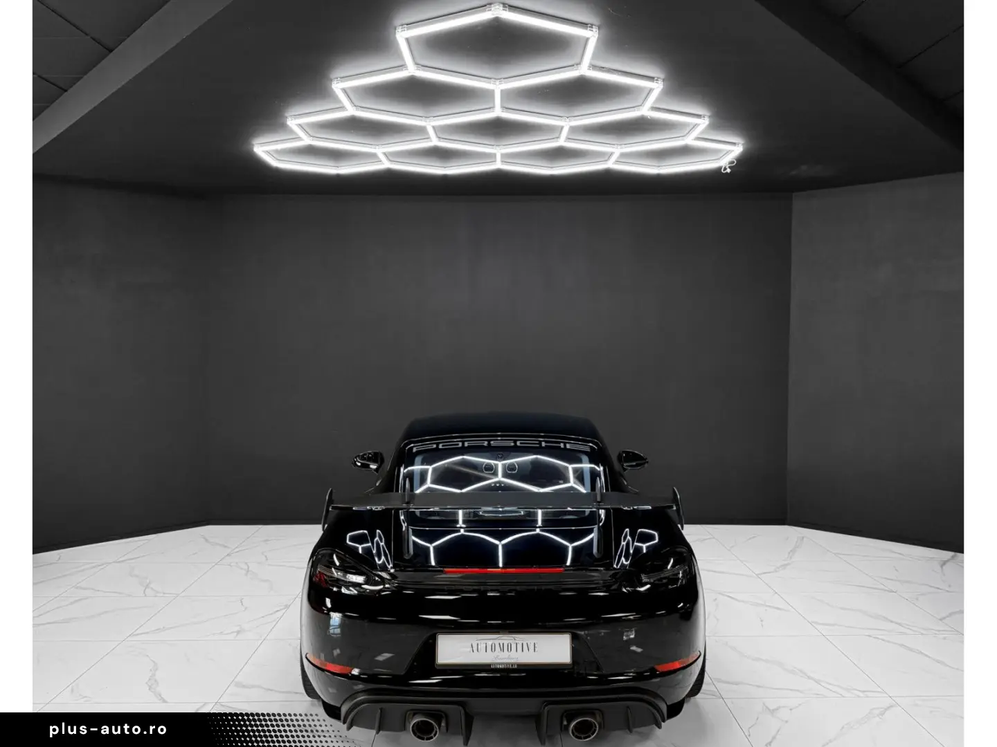 PORSCHE 718 Cayman GT4 RS   WEISSACH   Clubsport   Lift