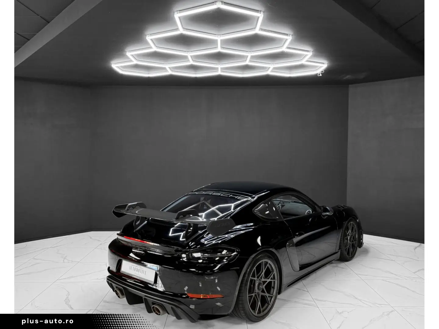 PORSCHE 718 Cayman GT4 RS   WEISSACH   Clubsport   Lift