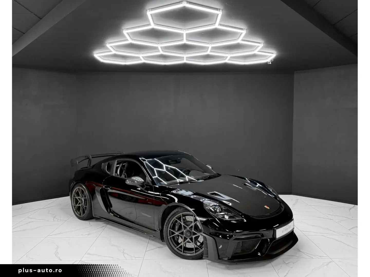 PORSCHE 718 Cayman GT4 RS   WEISSACH   Clubsport   Lift