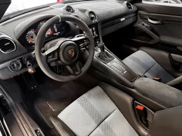 PORSCHE 718 Cayman GT4 RS   WEISSACH   Clubsport   Lift