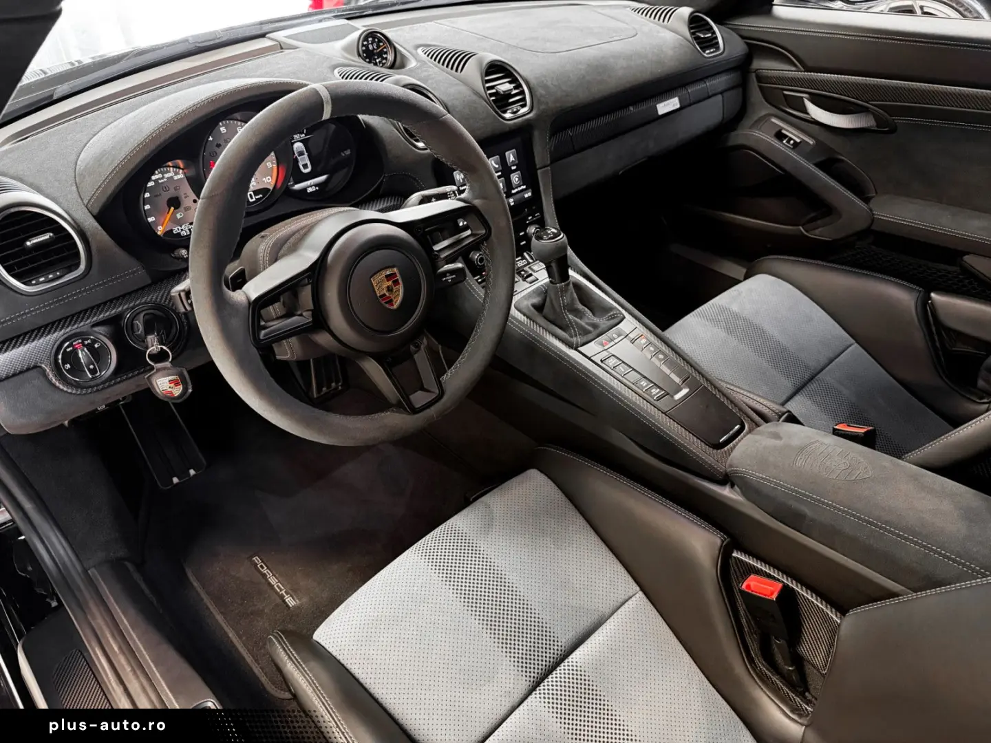 PORSCHE 718 Cayman GT4 RS   WEISSACH   Clubsport   Lift
