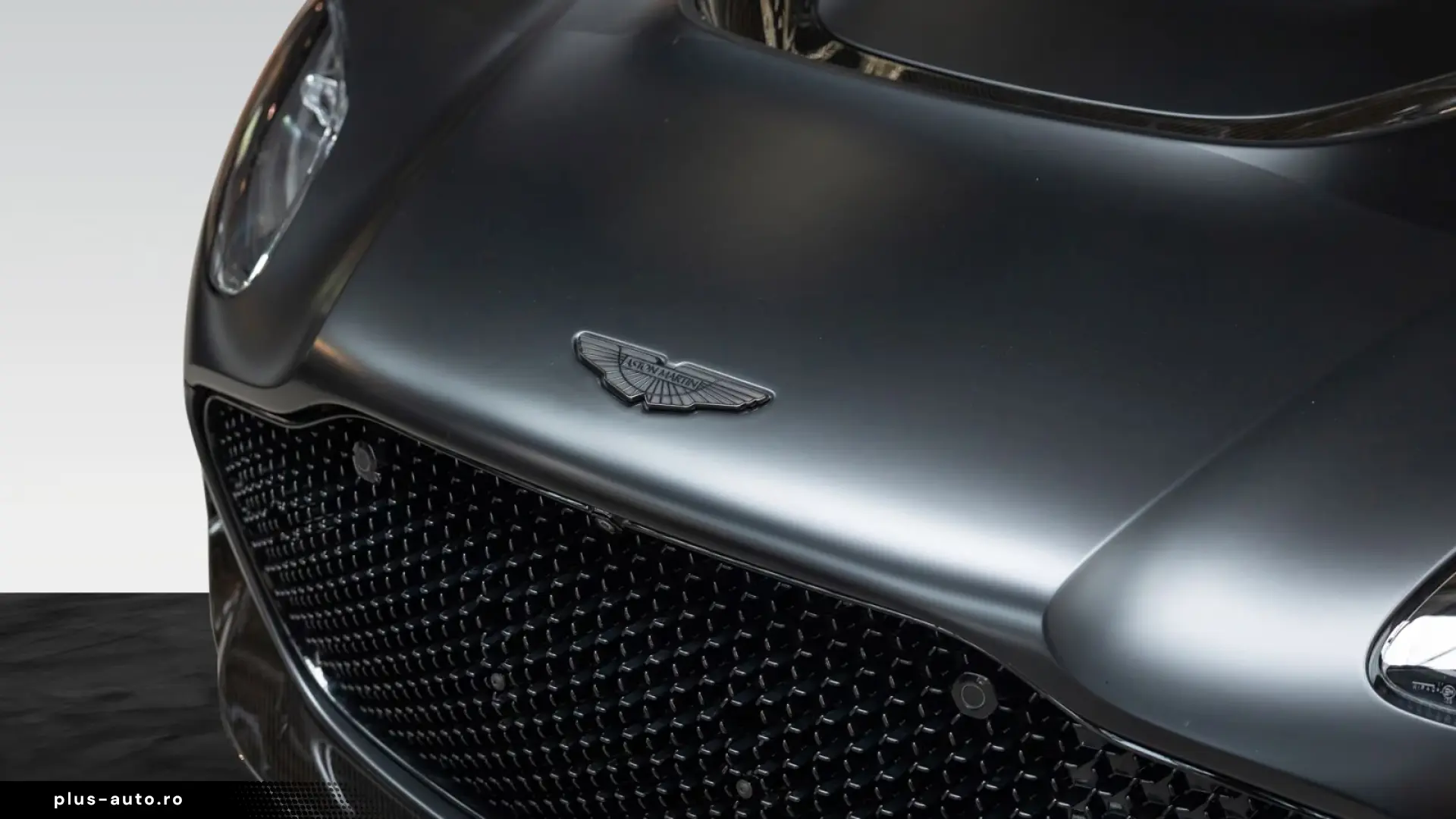 Aston Martin DBS 770 Ultimate Volante   Satin Paint   Carbon