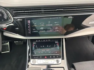AUDI Q8 55 TFSI