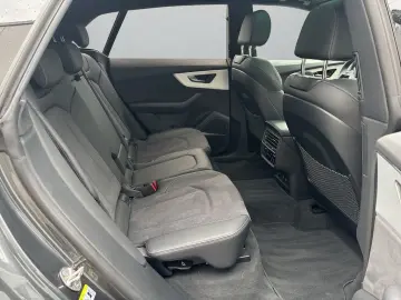 AUDI Q8 55 TFSI