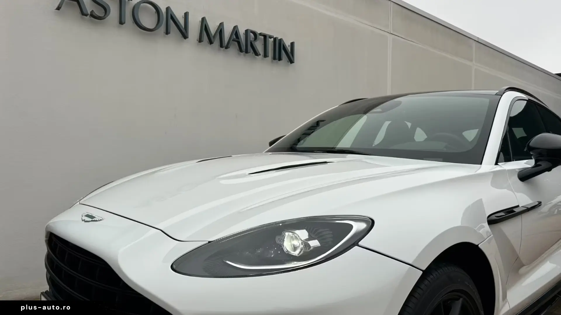 Aston Martin DBX 4.0 V8 DBX707   Lunar White