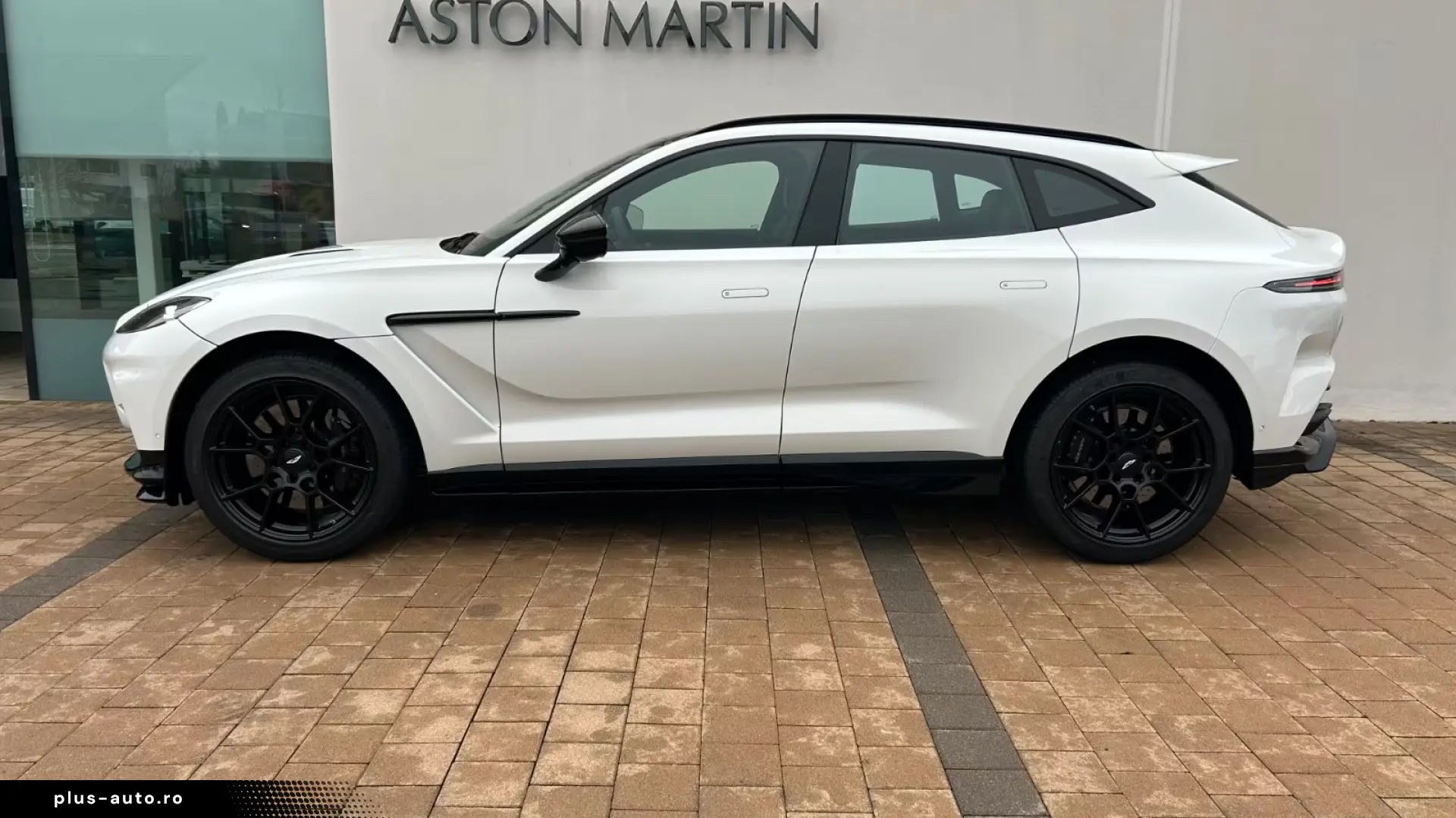 Aston Martin DBX 4.0 V8 DBX707   Lunar White