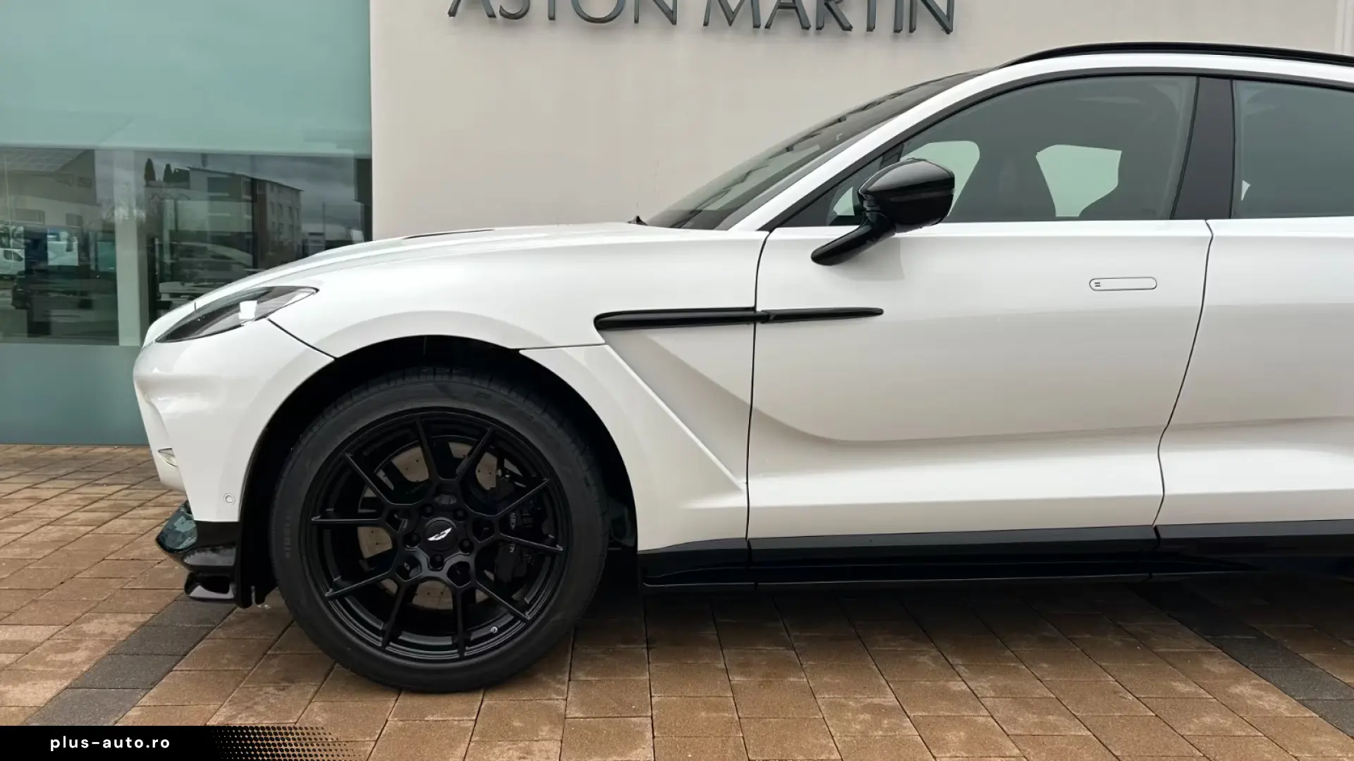 Aston Martin DBX 4.0 V8 DBX707   Lunar White