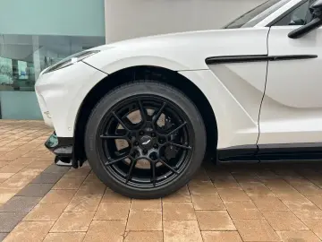 Aston Martin DBX 4.0 V8 DBX707   Lunar White
