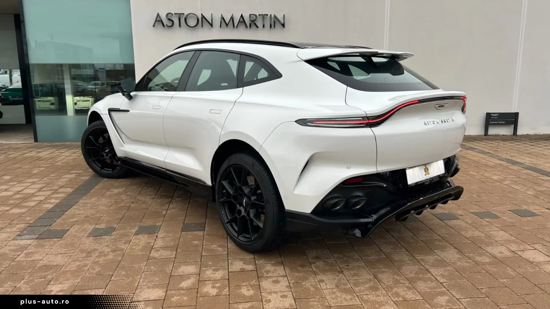 Aston Martin DBX 4.0 V8 DBX707   Lunar White