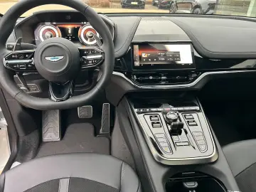 Aston Martin DBX 4.0 V8 DBX707   Lunar White