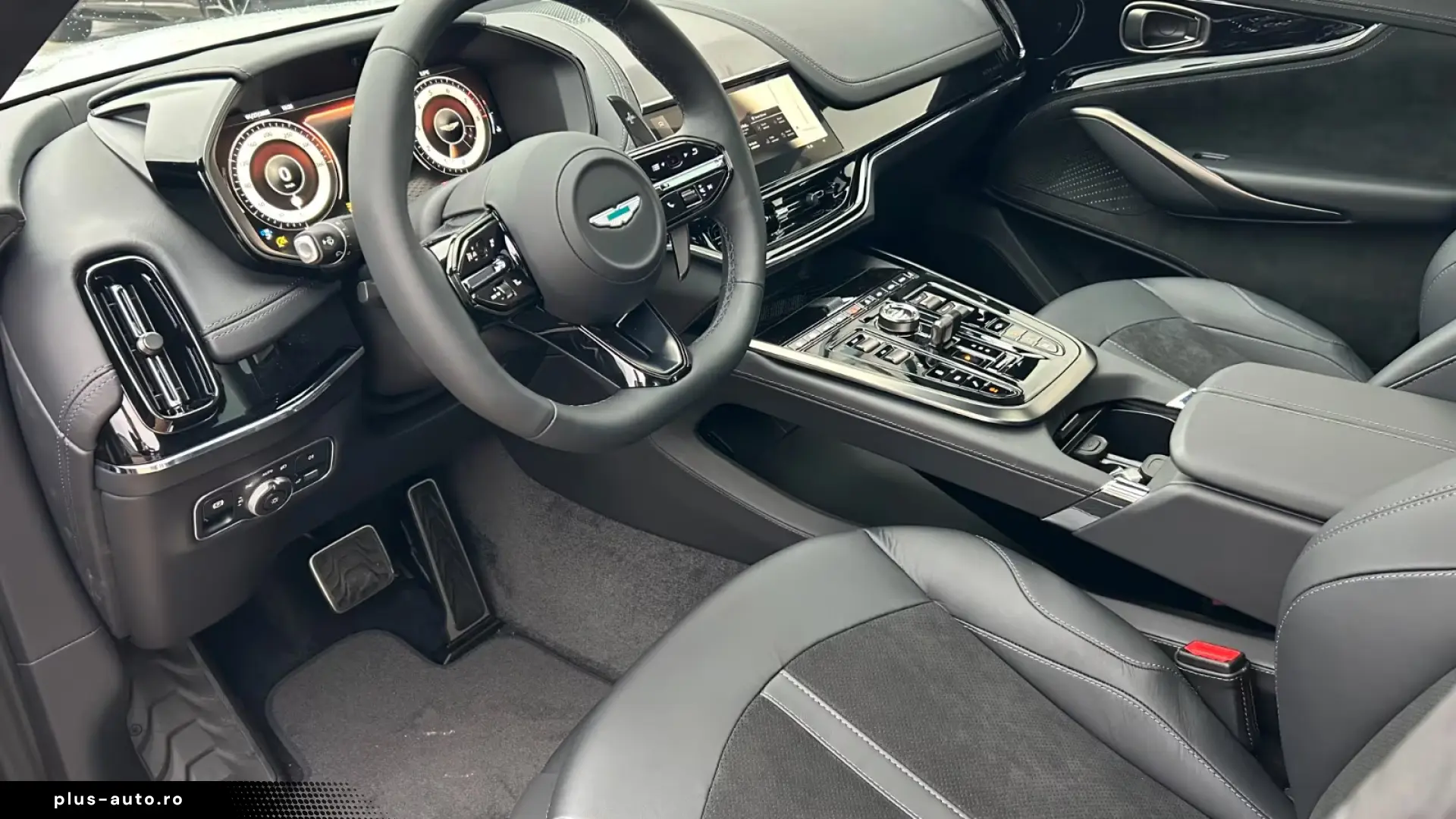 Aston Martin DBX 4.0 V8 DBX707   Lunar White