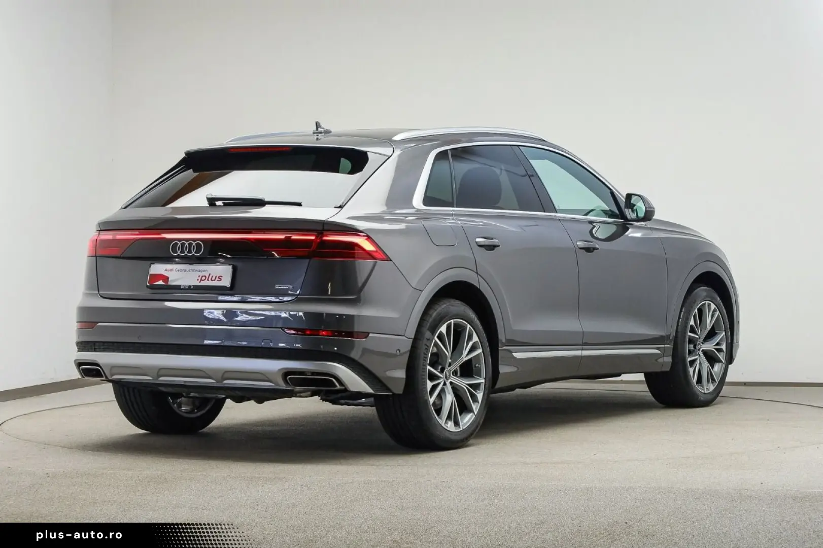 AUDI Q8 55