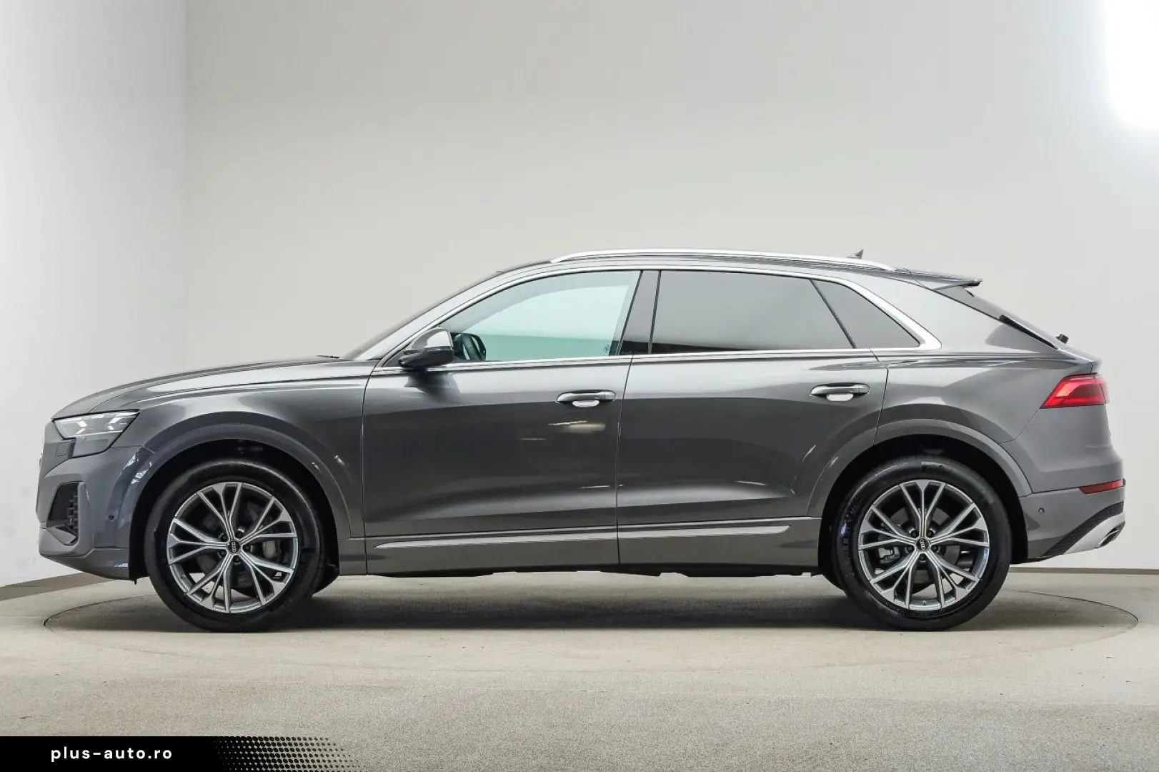 AUDI Q8 55