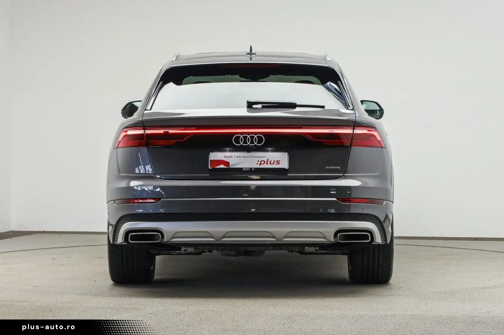 AUDI Q8 55