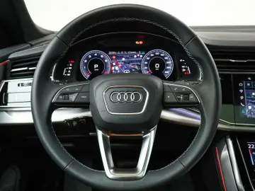 AUDI Q8 55