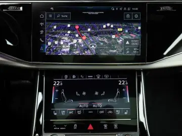 AUDI Q8 55