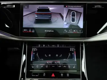 AUDI Q8 55