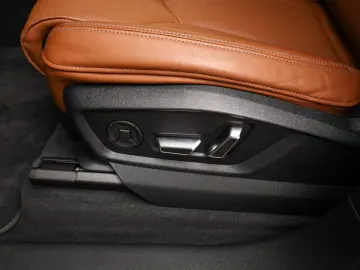 AUDI Q8 55