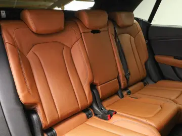 AUDI Q8 55