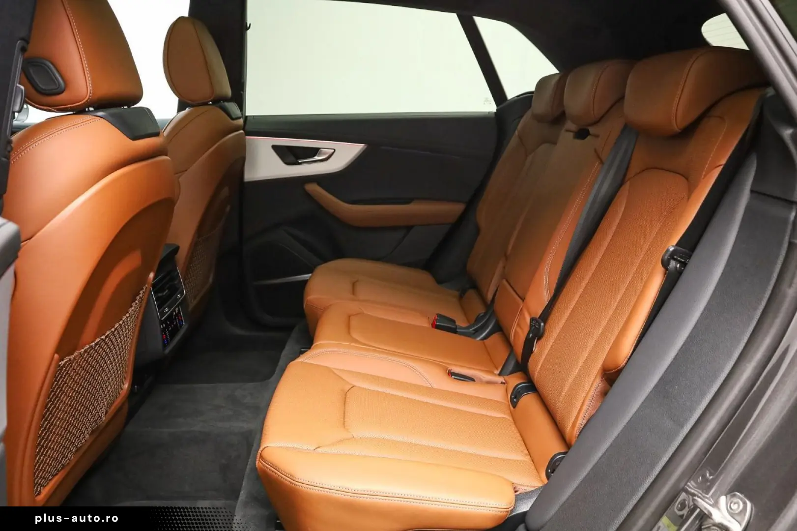 AUDI Q8 55