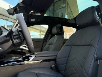 BMW 740 xDrive M Sport NEW MODEL TV FULL
