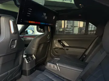 BMW 740 xDrive M Sport NEW MODEL TV FULL
