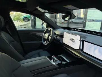 BMW 740 xDrive M Sport NEW MODEL TV FULL