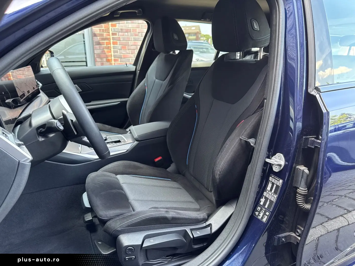 BMW 320d T xDrive M Sport Innovation AHK HUD 360 19
