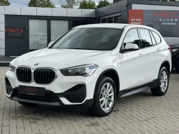 BMW X1 sDrive 18 i Connected Services PDC Unfallfrei