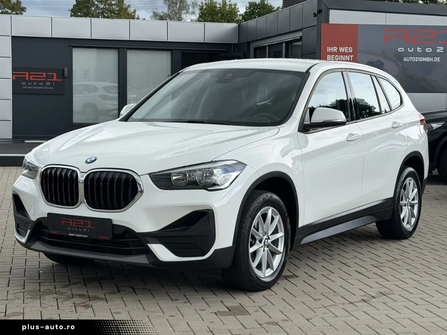 BMW X1 sDrive 18 i Connected Services PDC Unfallfrei