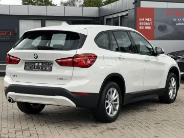 BMW X1 sDrive 18 i Connected Services PDC Unfallfrei