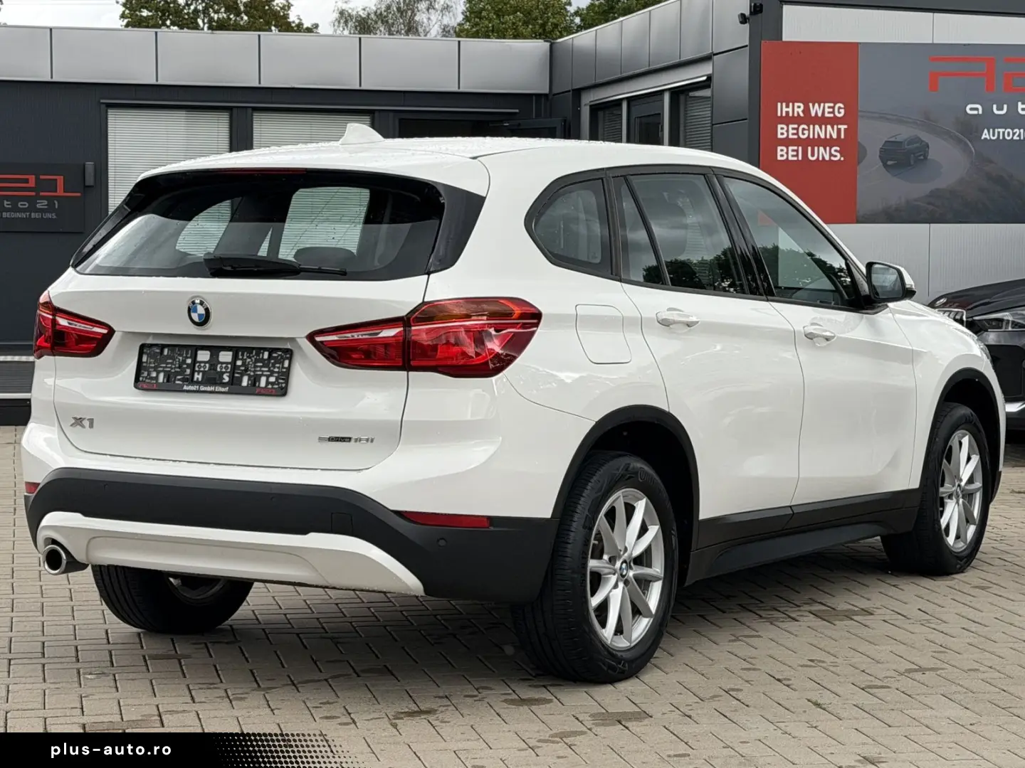 BMW X1 sDrive 18 i Connected Services PDC Unfallfrei