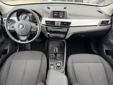 BMW X1 sDrive 18 i Connected Services PDC Unfallfrei