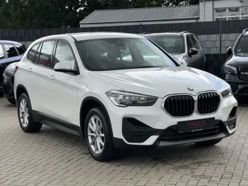 BMW X1 sDrive 18 i Connected Services PDC Unfallfrei
