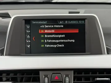 BMW X1 sDrive 18 i Connected Services PDC Unfallfrei