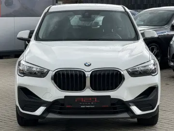 BMW X1 sDrive 18 i Connected Services PDC Unfallfrei