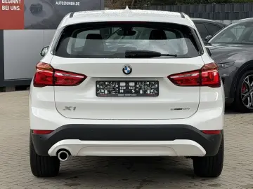 BMW X1 sDrive 18 i Connected Services PDC Unfallfrei