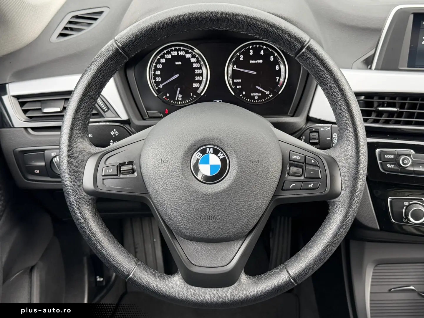 BMW X1 sDrive 18 i Connected Services PDC Unfallfrei