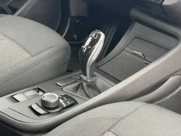 BMW X1 sDrive 18 i Connected Services PDC Unfallfrei