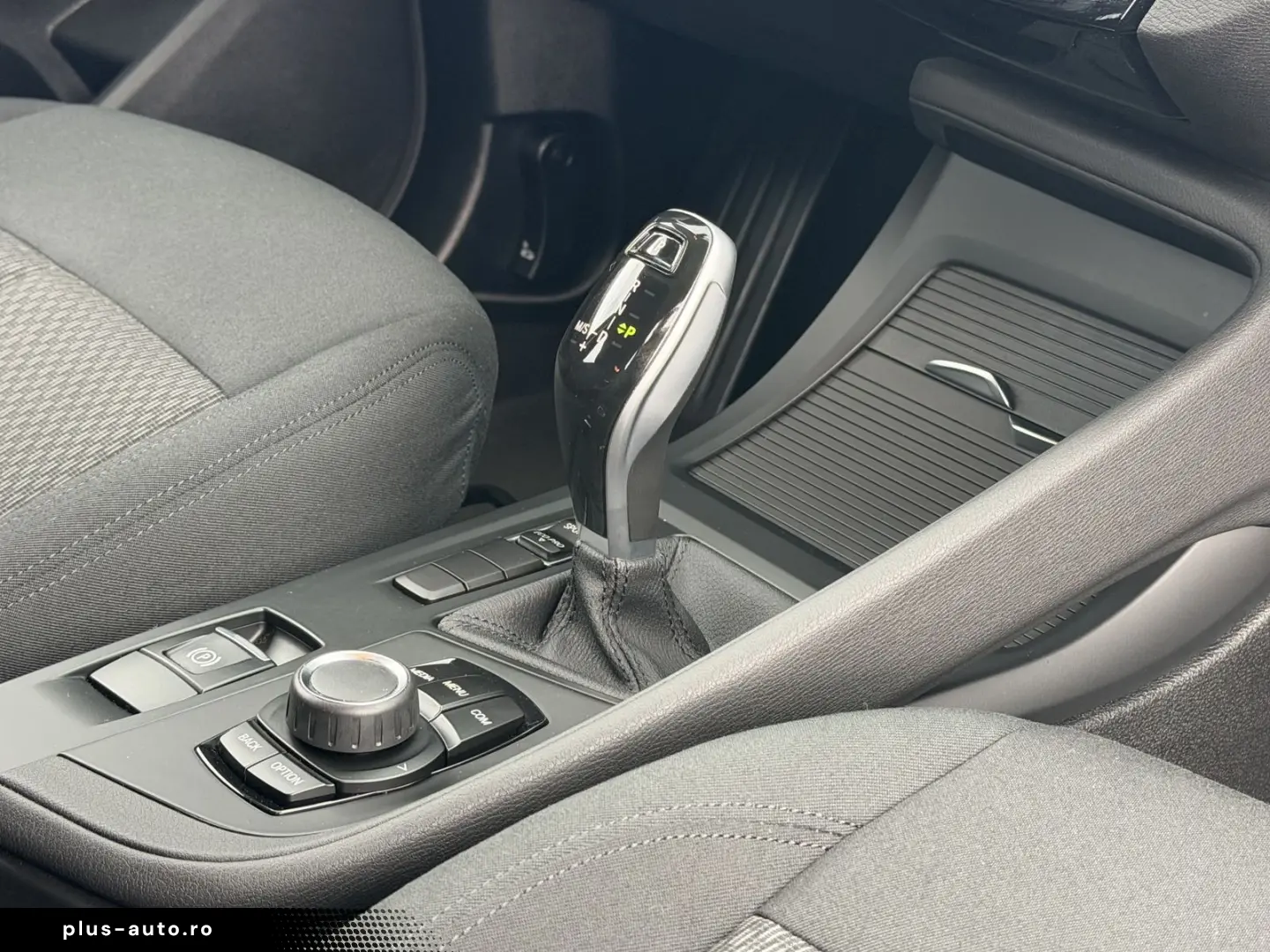 BMW X1 sDrive 18 i Connected Services PDC Unfallfrei