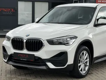 BMW X1 sDrive 18 i Connected Services PDC Unfallfrei