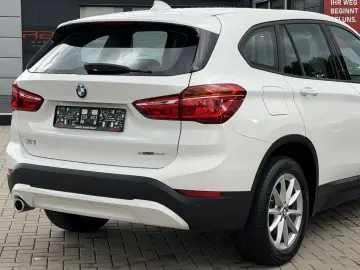 BMW X1 sDrive 18 i Connected Services PDC Unfallfrei