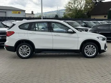BMW X1 sDrive 18 i Connected Services PDC Unfallfrei