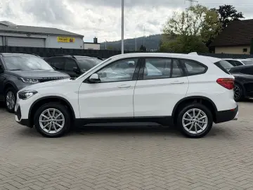 BMW X1 sDrive 18 i Connected Services PDC Unfallfrei
