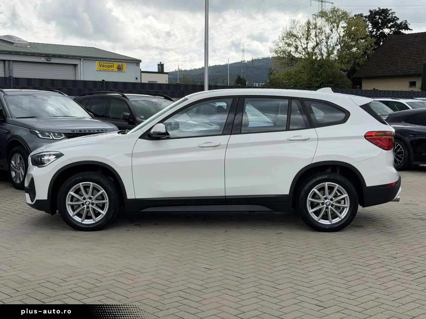 BMW X1 sDrive 18 i Connected Services PDC Unfallfrei