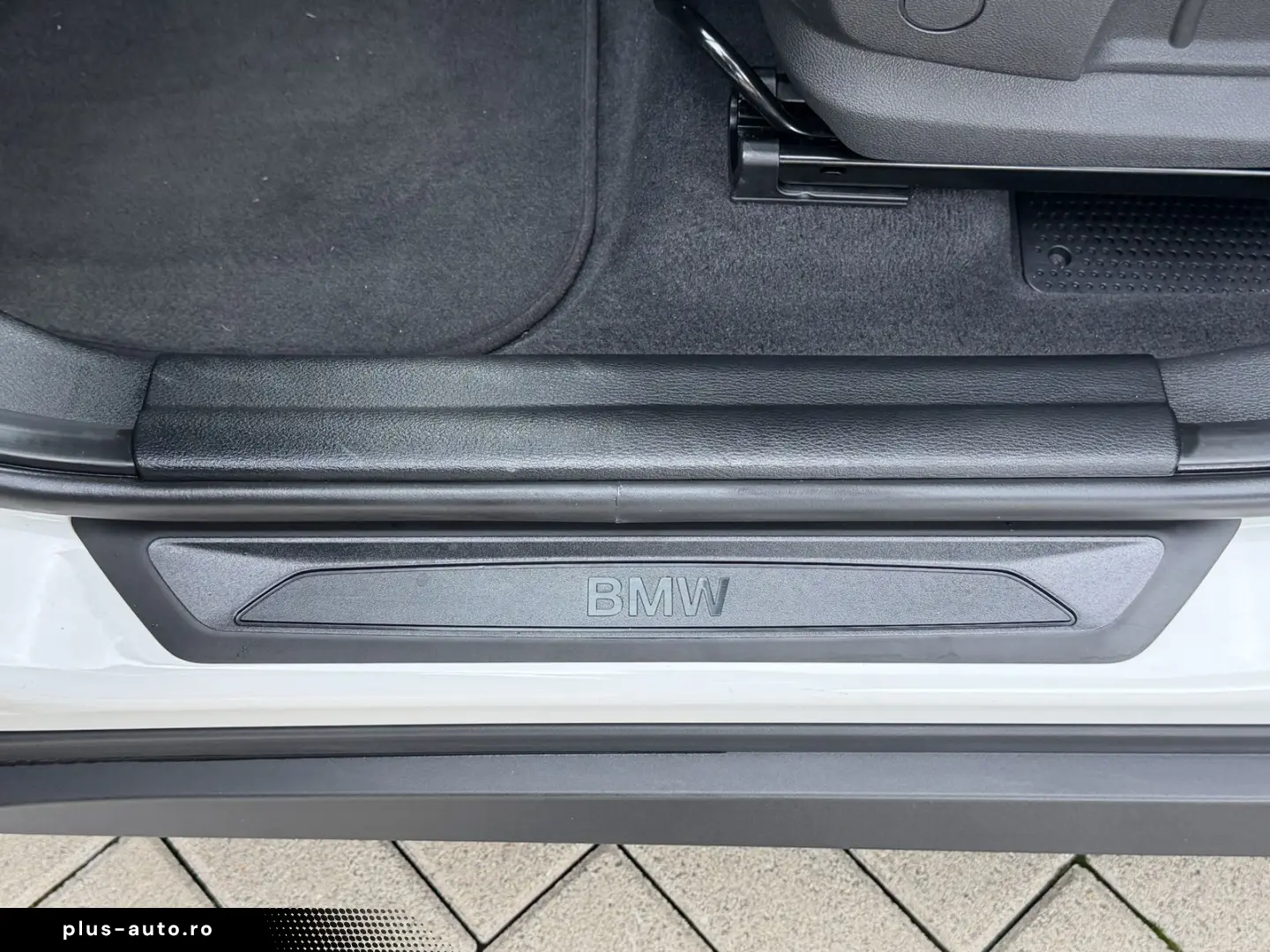 BMW X1 sDrive 18 i Connected Services PDC Unfallfrei
